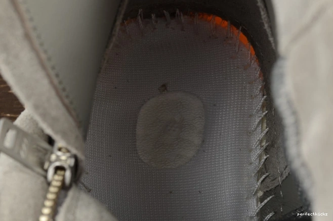 YEEZY BB1840 GREY GLOW LIGHT GUM BOOST DARK 750 ADIDAS 0710